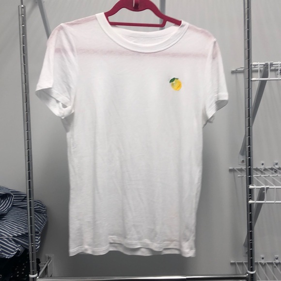 Aritzia Tops - Aritzia T-Shirt with Lemon